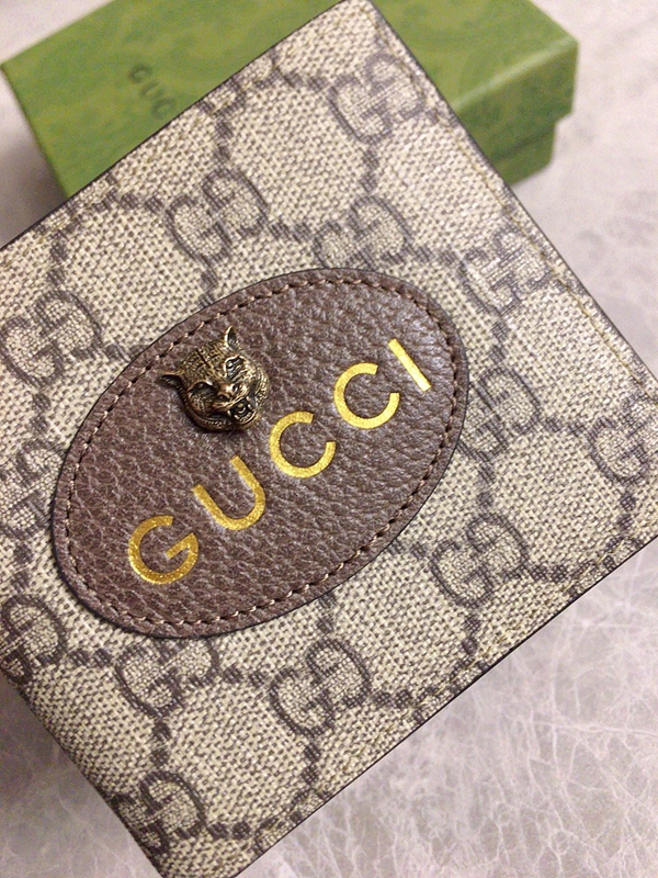 グッチ財布 レプリカ背面デザイン